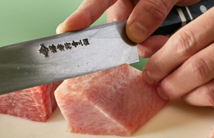 L'arte del taglio nella preparazione del sashimi